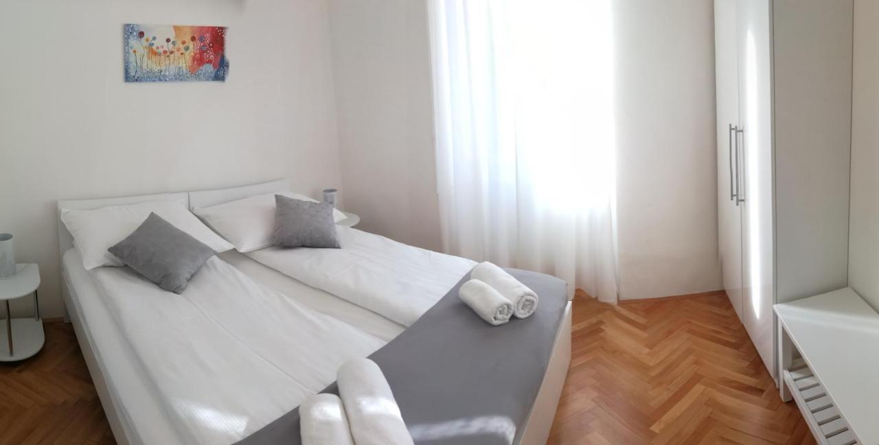 Apartments B&M Sezana Exterior photo